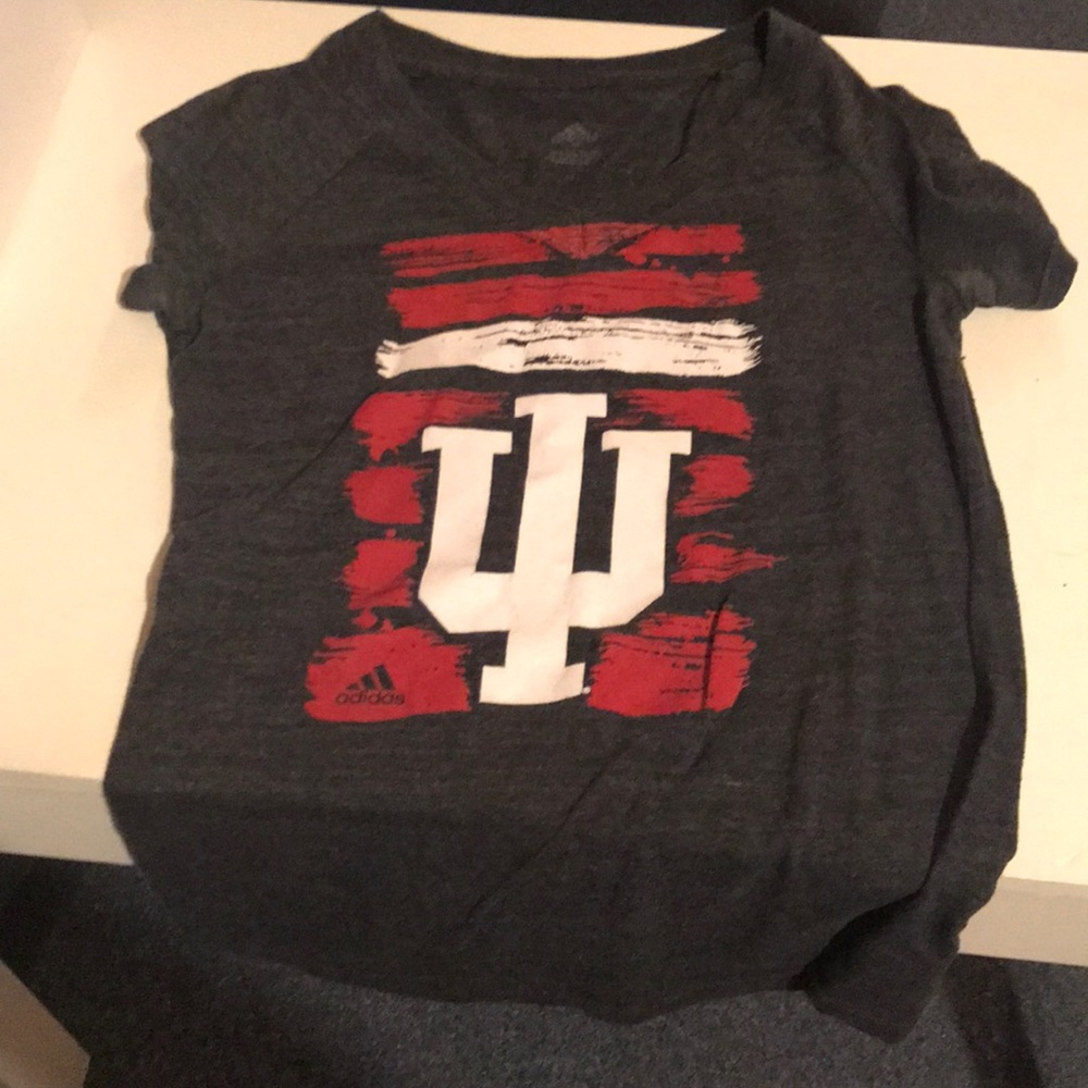 IU shirt